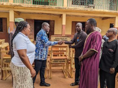 images/muslim_sch_furniture_handover2.jpg
